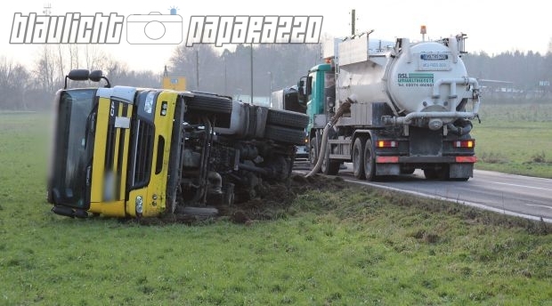 LKW bei Sdier umgekippt