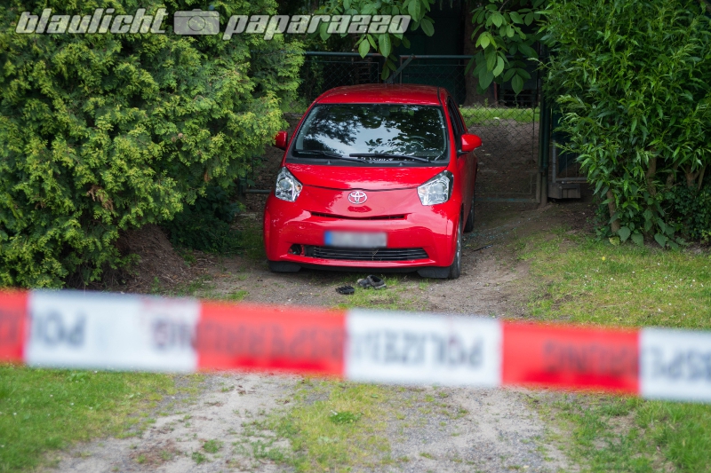 Kamenz: Frau niedergestochen - Täter baut Unfall